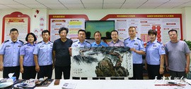 天津华侨画院书画家走进警营 挥毫泼墨慰问“津门水上铁军”
