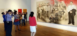 高清图：天津市上海商会参观“梁斌诞辰百年文学艺术展”