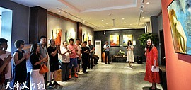 台湾油画家首次在津办个展 李长青作品展在十方雅集画廊开幕