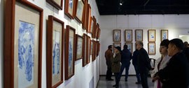 高清图：天津首届百名艺术家瓷板艺术邀请展在广业美术馆开幕