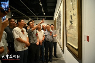视频：灵岩墨藻-李墨画展在天津美术馆展出