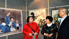 高清图：津冂女书画家作品展亮相