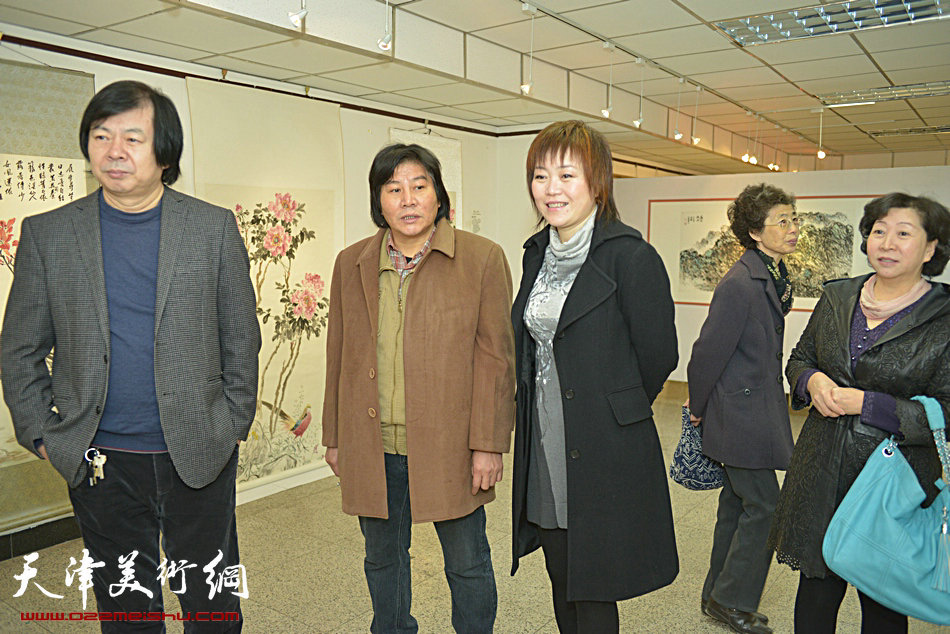 “春之恋”津门女书画家精品展3月9日在天津人民美术出版社展厅展出，