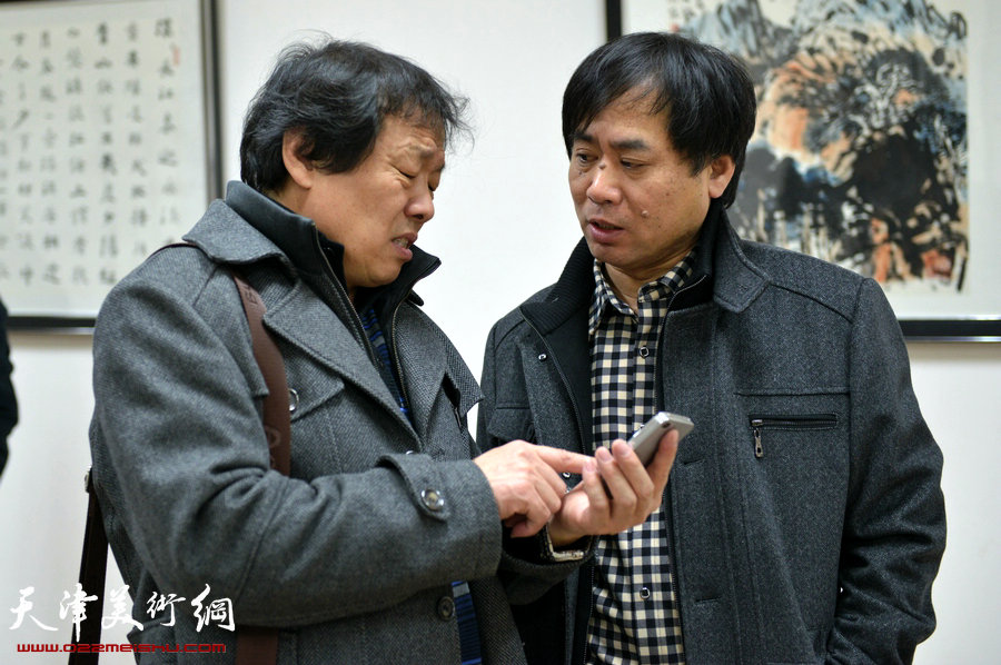 碑学巨匠孙伯翔在天津荣宝斋展示“正大气象”。