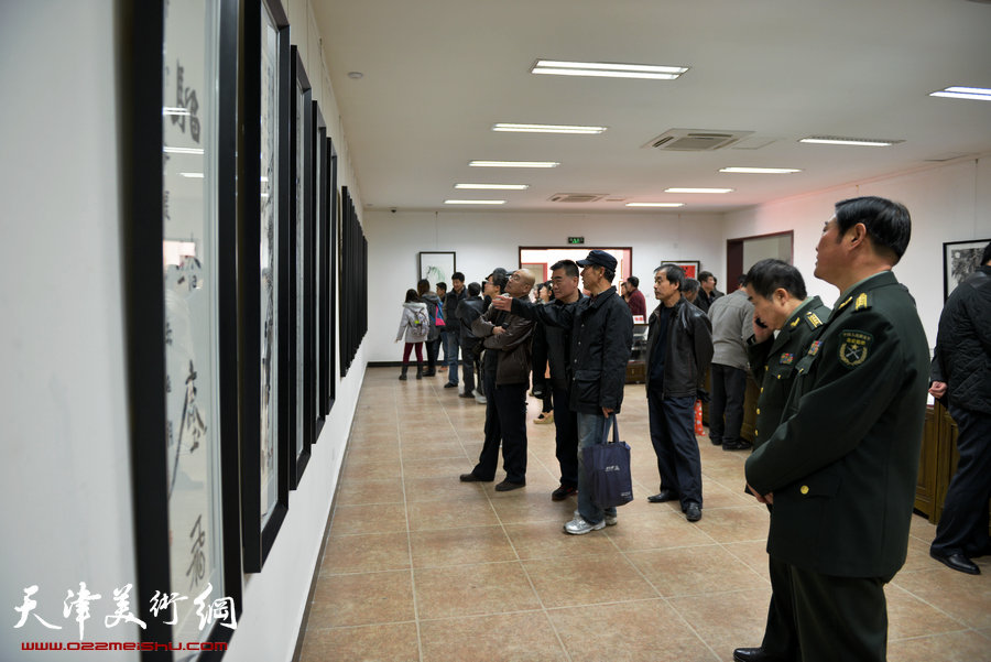 碑学巨匠孙伯翔在天津荣宝斋展示“正大气象”。