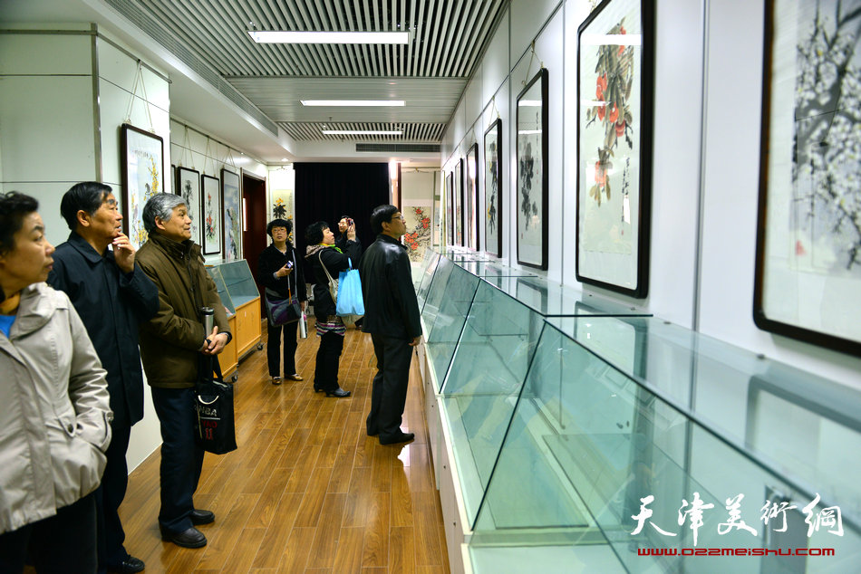 “皇甫秉钧花鸟画展”4月21日在天津市老年大学展厅隆重开幕