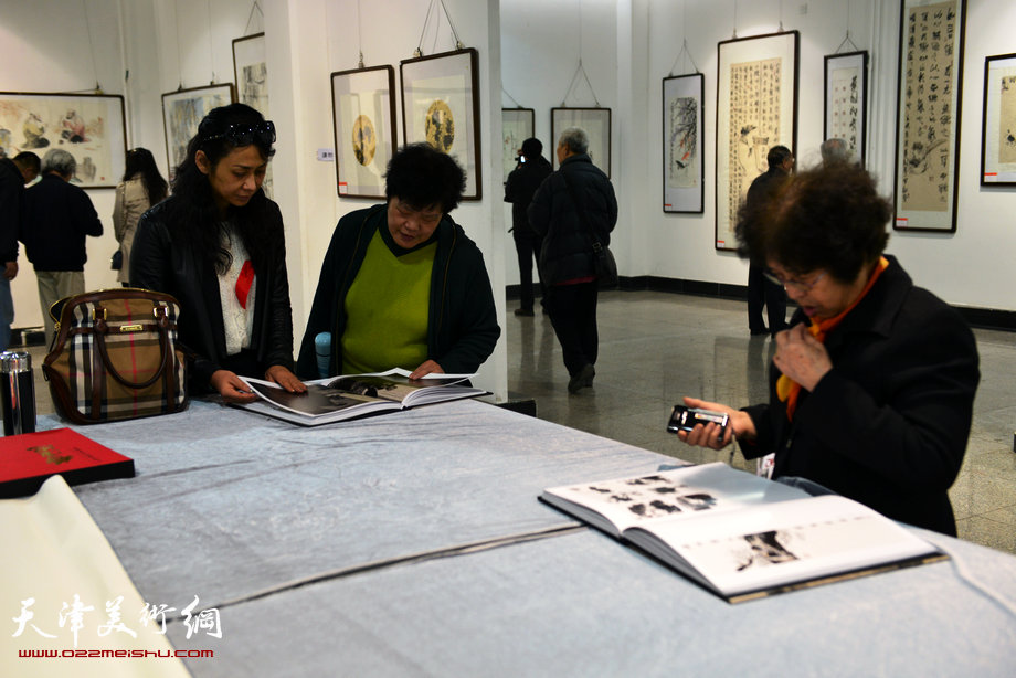 “韩水瑶光—潮籍书画家作品展”4月28日在6号院展馆展馆盛大开幕。