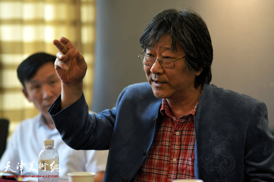 “柴博森山水画艺术研讨会”5月18日在天美时代举行。图为王山岭。