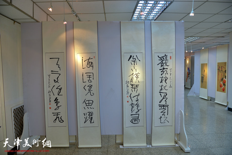 “一派天真—云南画家阳平康花鸟画展”5月19日在天津人民美术出版社美术馆举行。图为画展展出的作品。