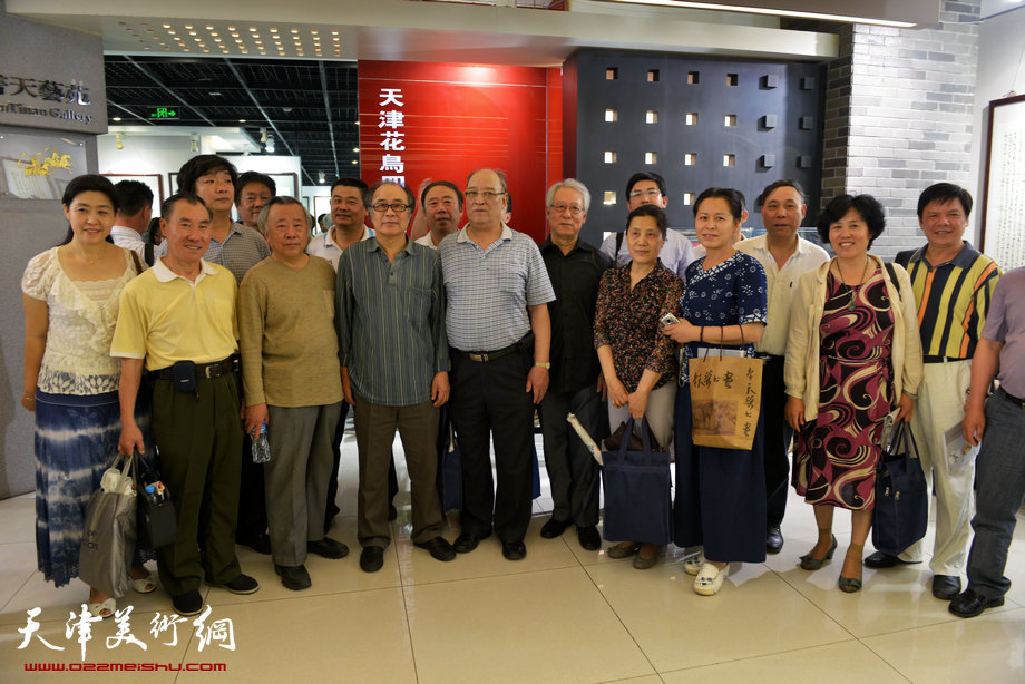 天津花鸟四家师生作品展在图书大厦书天艺苑开幕