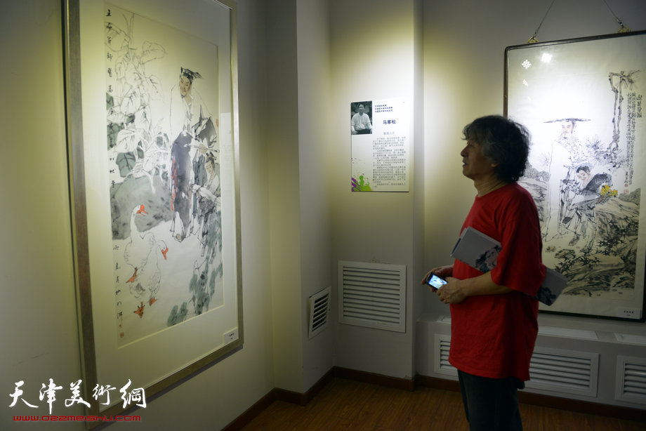 “守诚—马寒松 张运河 史振岭中国画展”6月16日在鸿德艺术馆开幕。图为刘向东。