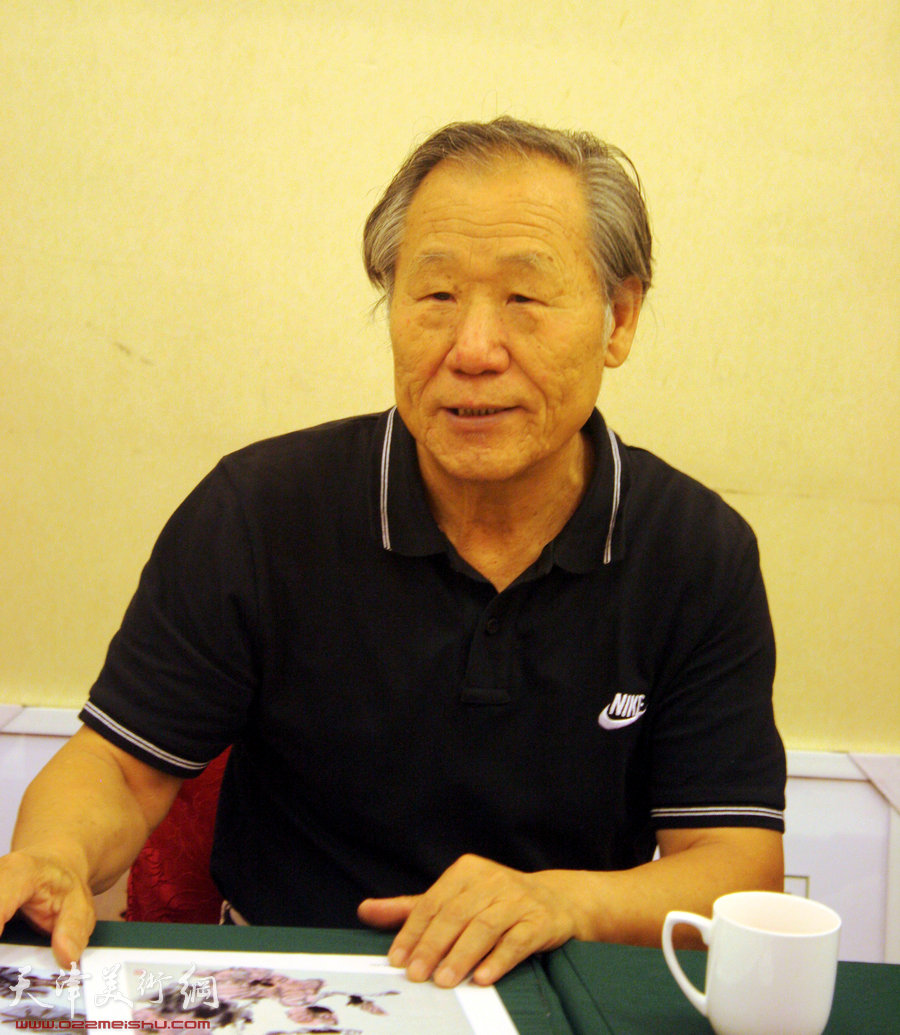王俊生国画艺术研讨会7月8日在夏日荷花酒店举行，图为著名山水画家、天津美院教授姬俊尧。