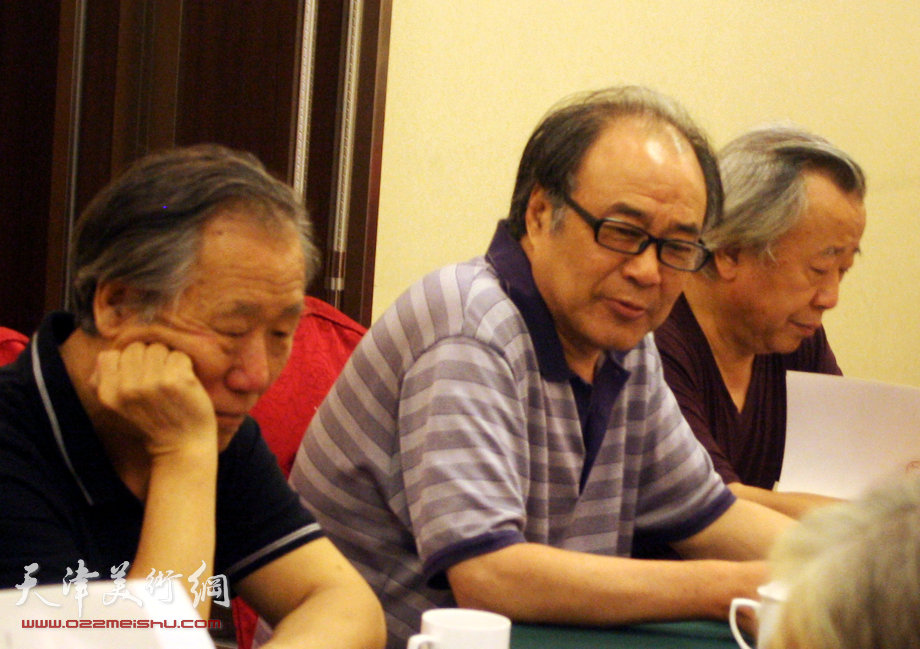 王俊生国画艺术研讨会7月8日在夏日荷花酒店举行，图为著名画家姬俊尧、郭书仁、阮克敏。