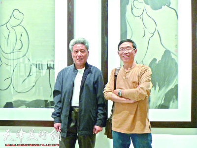 杨福音（左）与《书屋》杂志原主编王平