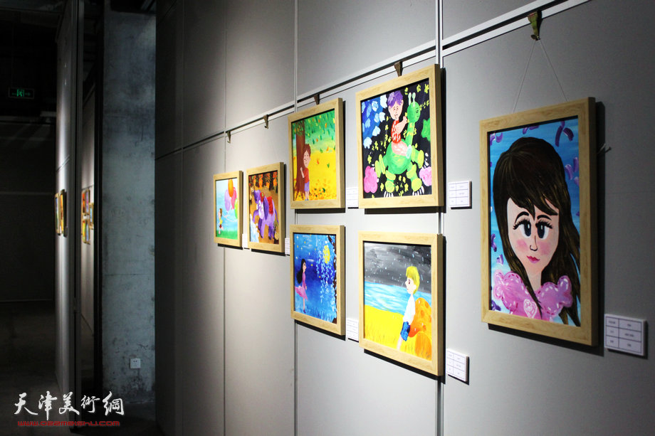 “强强的画——夏健强和他的朋友们”画展7月21日在泰达当代艺术博物馆举行。