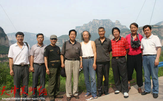 天津画家太行山大峡谷采风收获颇丰