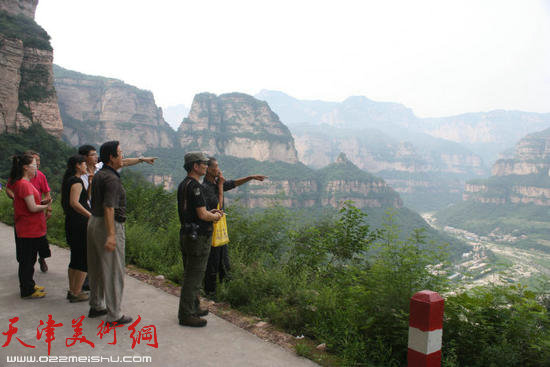 天津画家太行山大峡谷采风收获颇丰