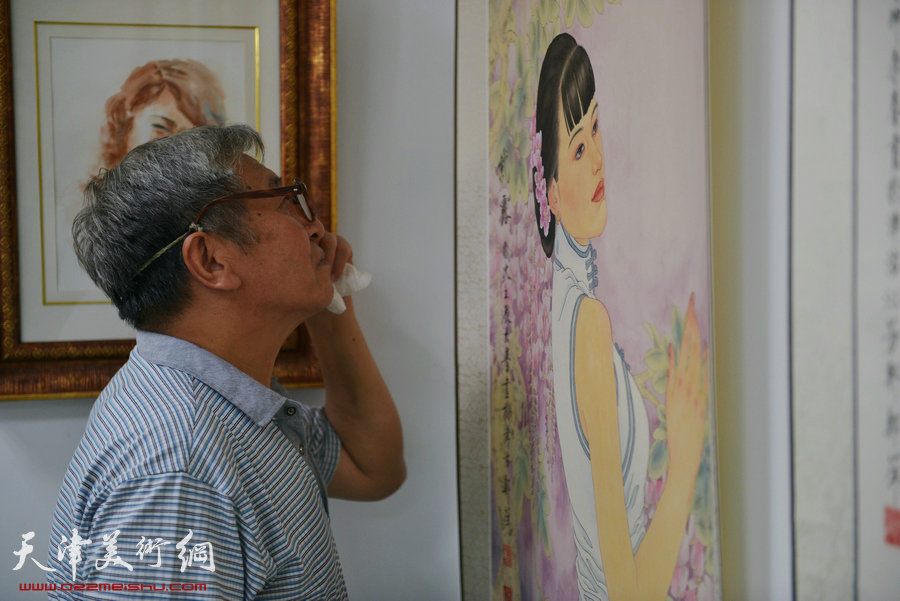 天津市“河东区美协十一人画展”开幕，图为画展现场。