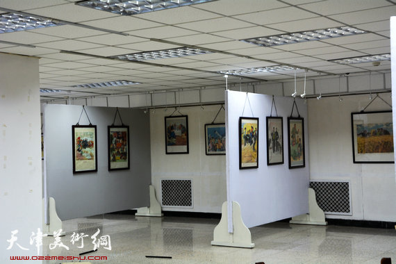 天津人民美术出版社社藏年画、宣传画展8月14日在出版社一楼展厅举行。