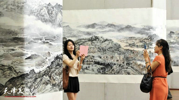 《黄河万里图》首度展示活动在北京举行