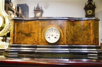 八音盒座钟：时针和音乐的完美结合