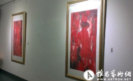 “《逆光》——杨喜发2013绘画展”日前在798艺术区“感叹号”开幕