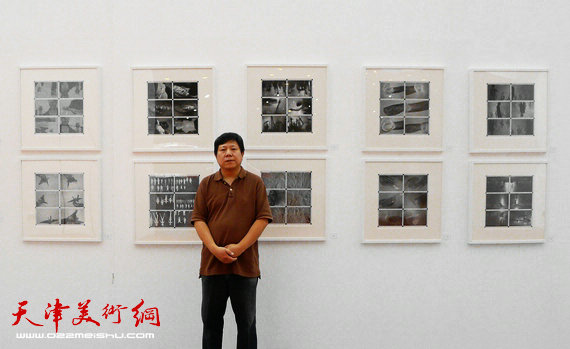 《相·像》影展现场，李维立教授及其作品