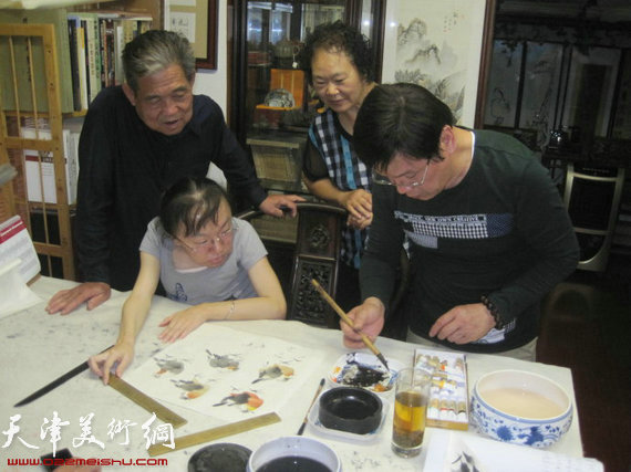 李根有:我给残疾人朋友讲画鸟
