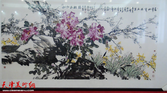 天津画院向天津师范大学捐赠的巨幅画作《春华秋实满庭芳》