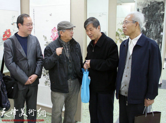 2013津报书画俱乐部十佳会员展揭幕