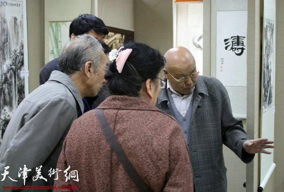 2013津报书画俱乐部十佳会员展揭幕