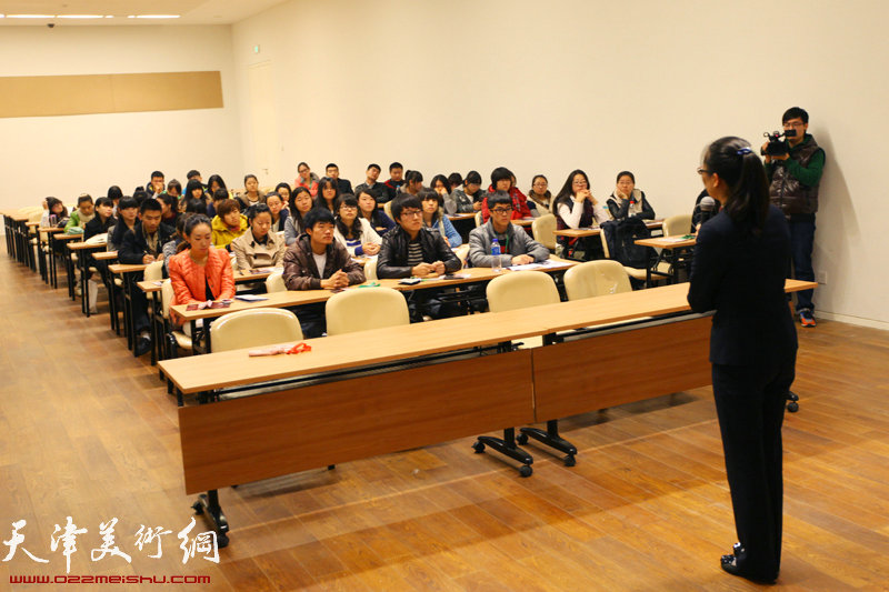 天津美术馆举行2013年志愿者升级表彰大会