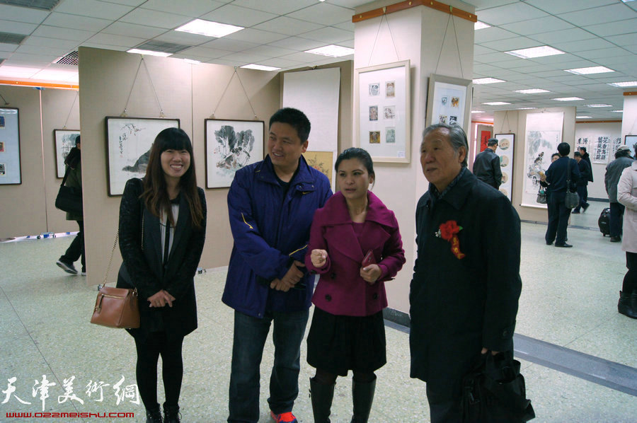 “张荔萍画展”11月10日在西岸文化艺术中心拉开帷幕。