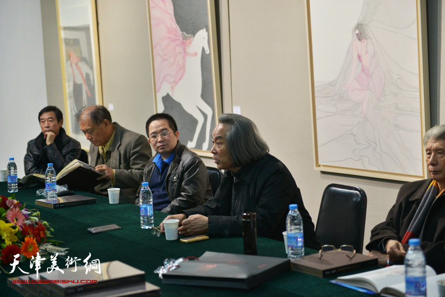 风晴·师范—天津美院国画系青年教师作品展开幕，图为“中国画系青年教师展学术研讨会”现场。