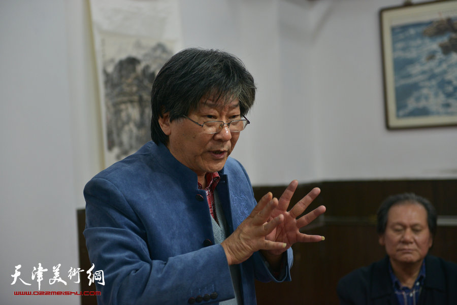 “白庚延山水画艺术研讨会”15日在蓝海大厦举行，图为王山岭发言。