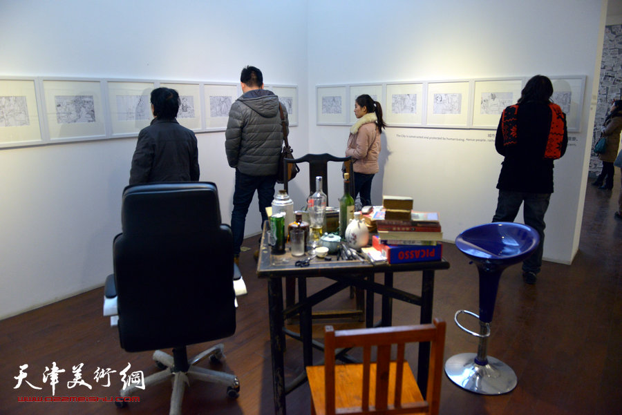 尚金凯“都市寻梦”城市艺术沙龙展在梅江国际艺术馆展出，图为画展开幕式现场。