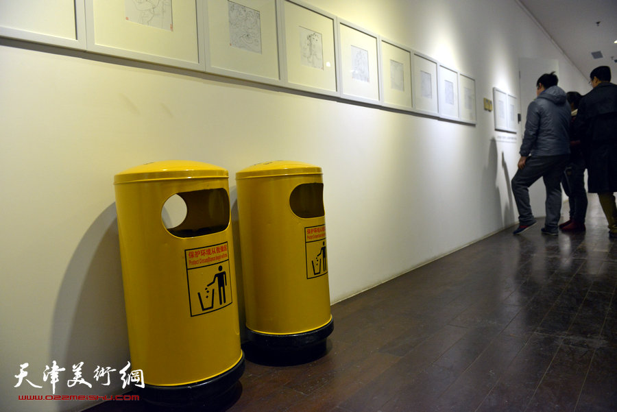 尚金凯“都市寻梦”城市艺术沙龙展在梅江国际艺术馆展出，图为画展现场。