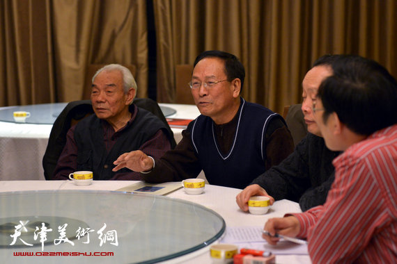 “天津美术家协会山水画研究会”筹备会1月10日召开。图为郭金标发言。