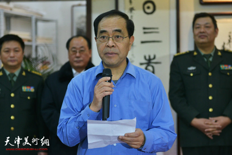 “鱼水情”迎新春书画展在北辰书画院举办，图为区政协副主席骆守佶致辞。