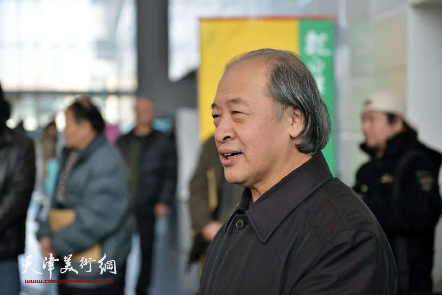 薛福顺油画展“从白洋淀到大天津”1月26日在津开幕，图为天津市美术家协会副主席王书平致辞。