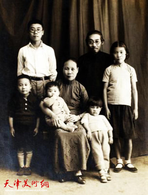1935年陈之佛40岁时拍的全家福