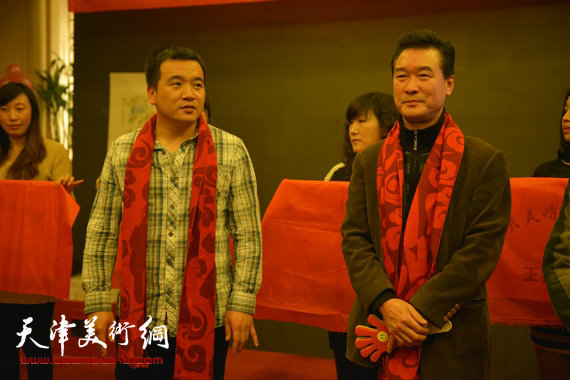 天美时代艺术工坊首批艺术家工作室揭牌，图为陈之海、刘立刚。