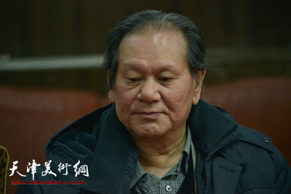 2014年新春艺术界座谈会召开,霍春阳等书画家出席。图为秦克强。