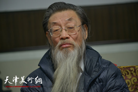 2014年新春艺术界座谈会召开,霍春阳等书画家出席。图为刘克仁。
