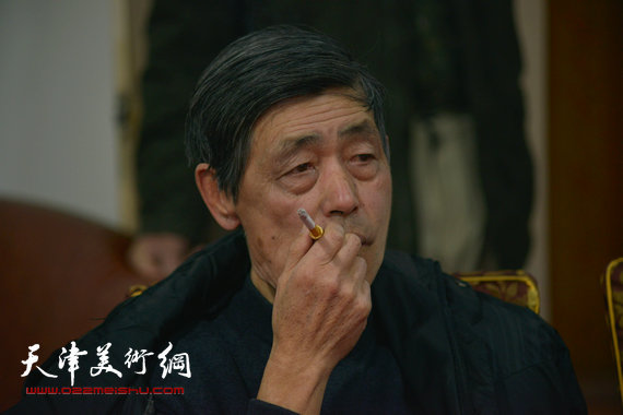 2014年新春艺术界座谈会召开,霍春阳等书画家出席。图为宋振华。