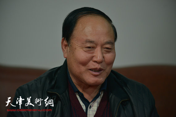 2014年新春艺术界座谈会召开,霍春阳等书画家出席。图为中国书画家联谊会燕南分会副主席高恩深