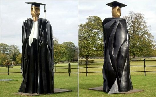 剑桥大学“学者”雕像