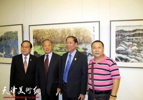 吕大江与原外交部部长李肇星及泰国前总理差瓦力议长尼空合影于曼谷