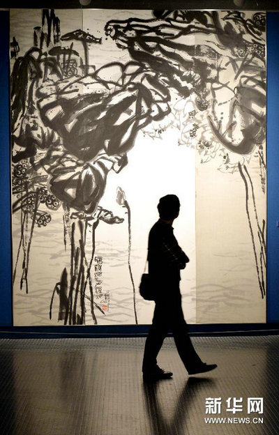 潘公凯的水墨画《暗香秋水图》。