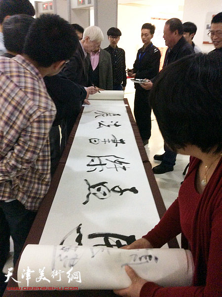 何纪争为马孟杰书展题词。